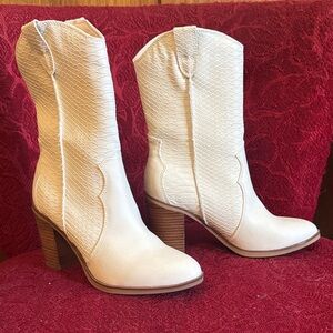 NEW - MIA Heeled Western Boots